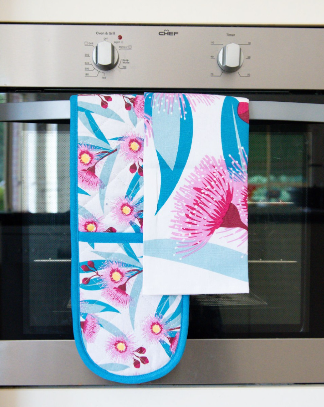 Summer Glory Flowering Gum Mitt