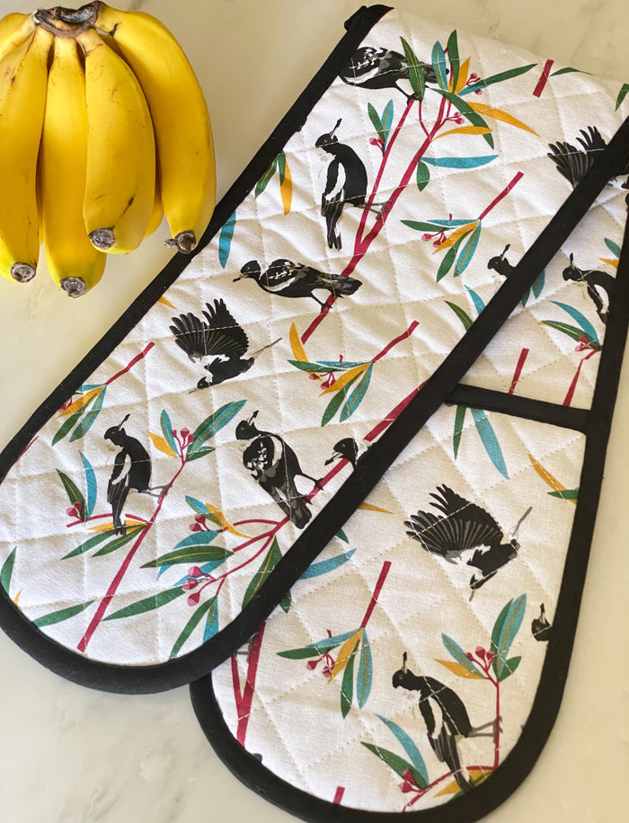 Magpies Double Oven Glove