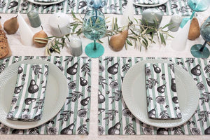 Backyard picnic or bbq, outdoor table setup ideas with cotton napkins and placemats