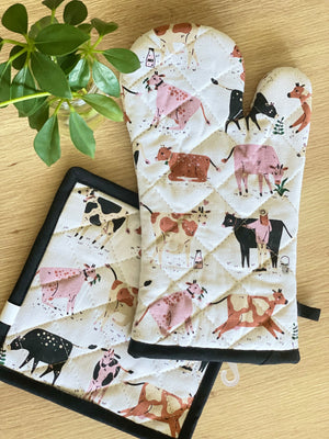 Dairy Cows Oven Mitt and Pot Holder Set