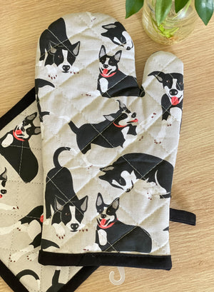 Cooking with pets themed - Oven Mitt and Pot Holder Sets