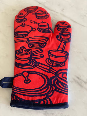 Cute oven mitts for colourful kitchens