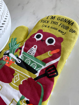 Cute kitchen accessories and oven mitts 