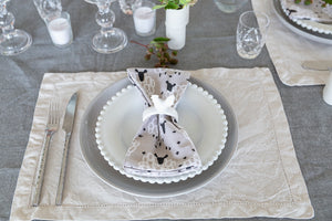 Cute Farm House Style Table Decor and accessories